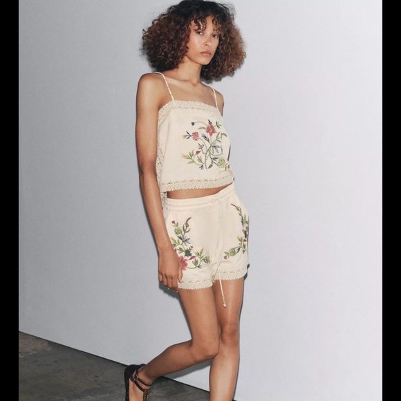 Floral Embroidered Cream Top and Shorts Set - Picture 9 of 14